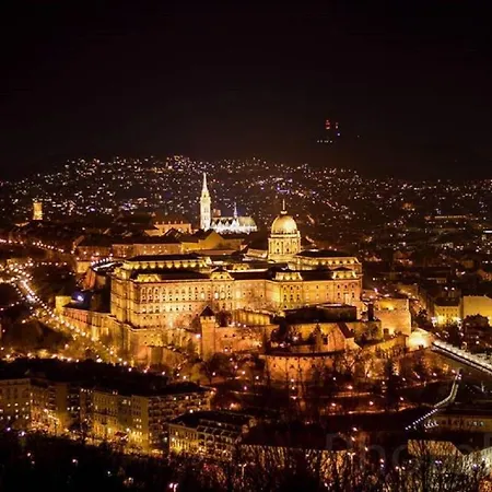 Diamond - Chain Bridge * Budapest