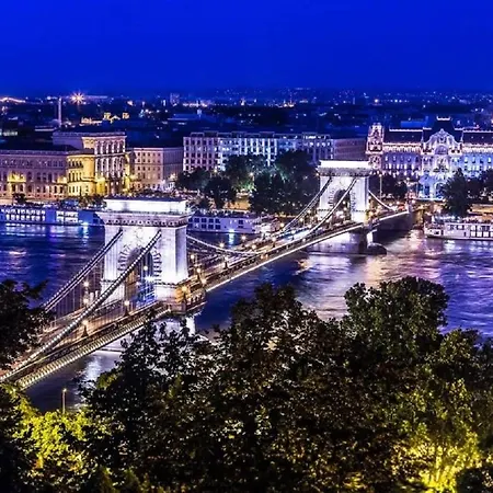 Diamond - Chain Bridge