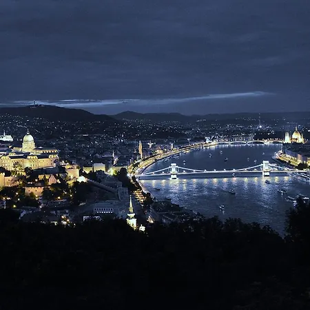Diamond - Chain Bridge Budapest